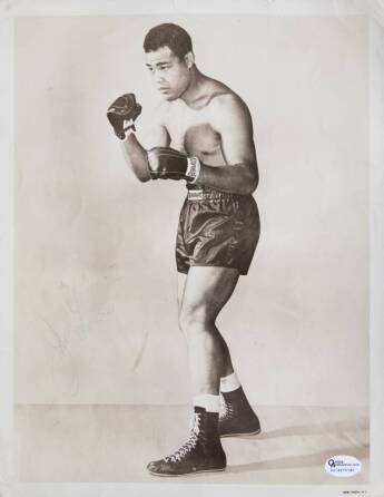 JOE LOUIS SIGNED PHOTOGRAPH