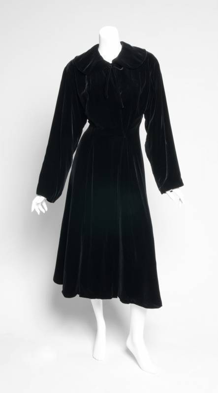 GRETA GARBO VALENTINA VELVET CLOAK