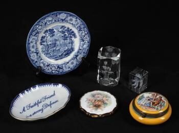 GROUP OF PORCELAIN AND GLASS ITEMS
