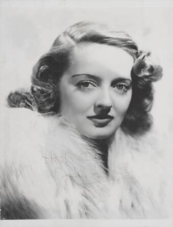 BETTE DAVIS SIGNED PHOTOGRAPH