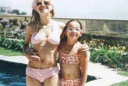 BRITTANY MURPHY BATHING SUITS - 5