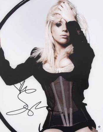 LADY GAGA SIGNED IMAGE