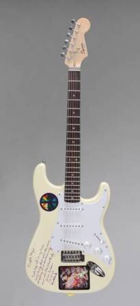 THE JIMI HENDRIX EXPERIENCE BAND SIGNED GUITAR