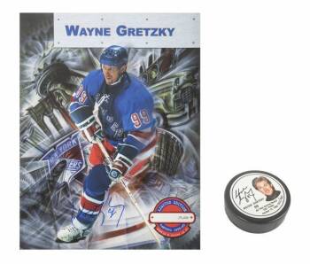 WAYNE GRETZKY SIGNED PUCK AND IMAGE