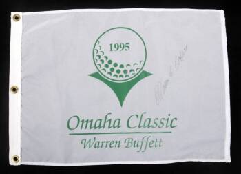 WARREN BUFFETT SIGNED 1995 OMAHA CLASSIC PIN FLAG