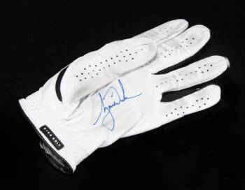 TIGER WOODS WORN AND SIGNED GOLF GLOVE