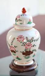 PAIR OF ASIAN STYLE LIDDED VASES - 2
