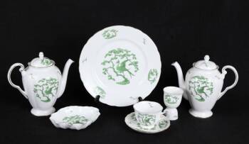 ROYAL CHELSEA EVERGREEN PARTIAL DINNER SERVICE