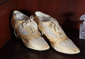 VINTAGE SHOES AND SHOE DECORATIONS