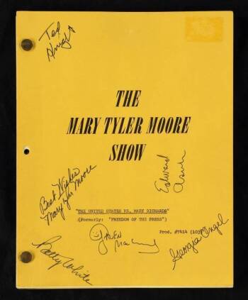 THE MARY TYLER MOORE SHOW CAST SIGNED SCRIPT