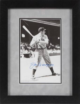 JOE DiMAGGIO SIGNED PHOTOGRAPH