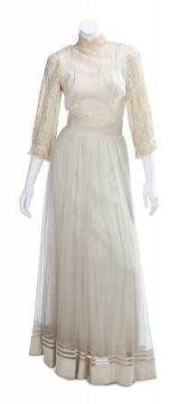 VINTAGE HOLLYWOOD LINEN AND LACE GOWN