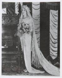 JEANETTE MacDONALD LOVE PARADE WEDDING GOWN - 4