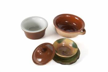 GRETA GARBO ASSORTED GROUP OF MINIATURE POTTERY