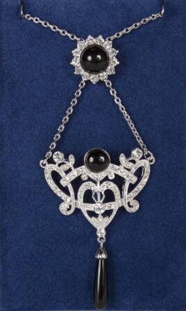 GRETA GARBO INSPIRED NEWBRIDGE PENDANT