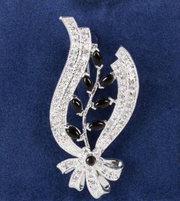 GRETA GARBO INSPIRED BROOCH BY NEWBRIDGE