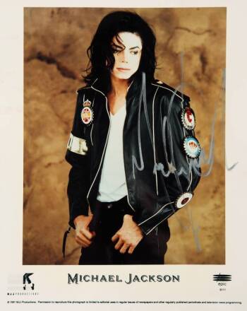 MICHAEL JACKSON SIGNED PHOTOGRAPH