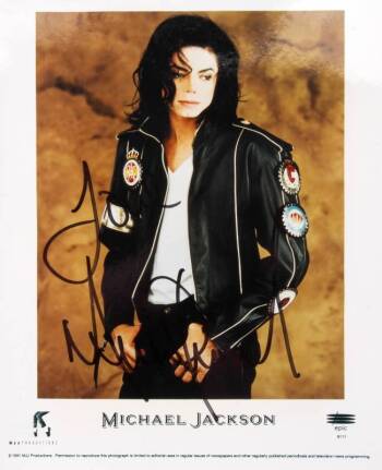 MICHAEL JACKSON SIGNED PHOTOGRAPH