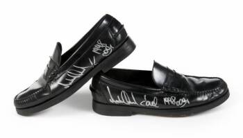 MICHAEL JACKSON SIGNED STAGE WORN LOAFERS * •