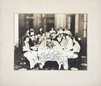 BABE RUTH AND FAMILY SIGNED PHOTO CIRCA 1933