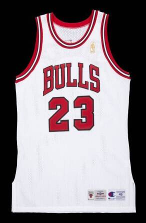 MICHAEL JORDAN SIGNED 1996-97 CHICAGO BULLS JERSEY