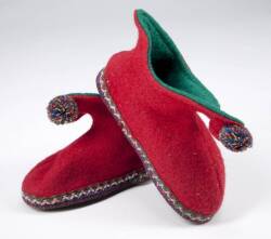 HOW THE GRINCH STOLE CHRISTMAS PAIR OF RED ELF SLIPPERS