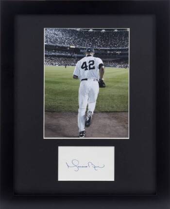 MARIANO RIVERA SIGNED INDEX CARD WITH PHOTOGRAPH