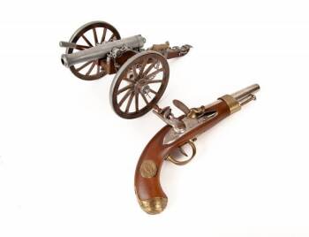 BURT REYNOLDS MINIATURE MODEL WEAPONS