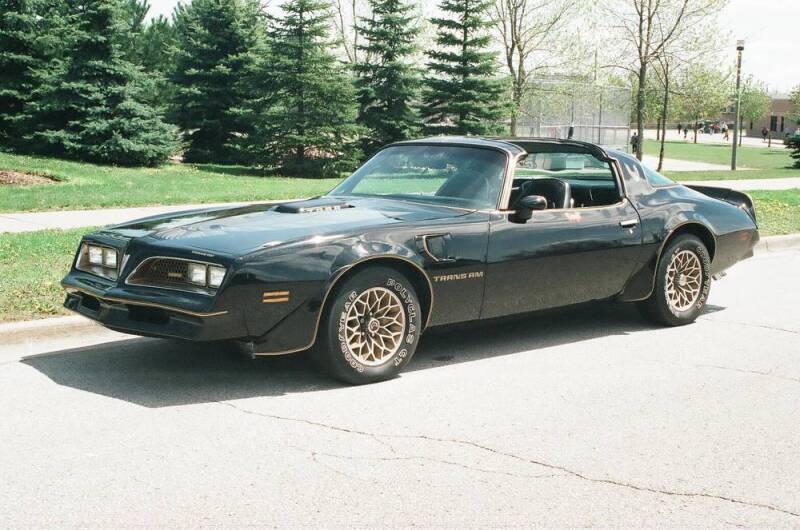 BURT REYNOLDS “SMOKEY AND THE BANDIT” 1977 PONTIAC TRANS AM COUPE - Y82 SPECIAL EDITION