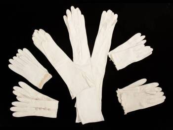 CYD CHARISSE VINTAGE WHITE LEATHER GLOVES
