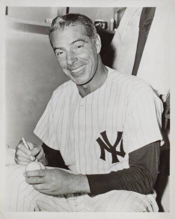 JOE DiMAGGIO PUBLICITY PHOTOGRAPH