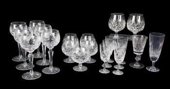 PARTIAL SET OF CRYSTAL STEMWARE