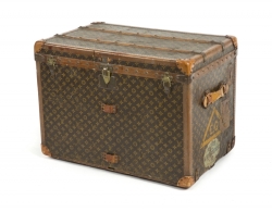 JOAN COLLINS LOUIS VUITTON TRUNK