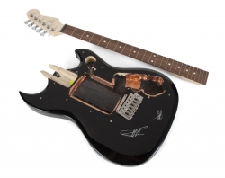 PAT SMEAR FOO FIGHTERS SMASHED GUITAR