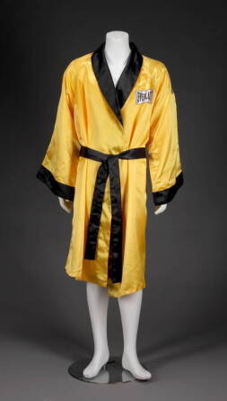 R. KELLY SIGNED BOXING ROBE