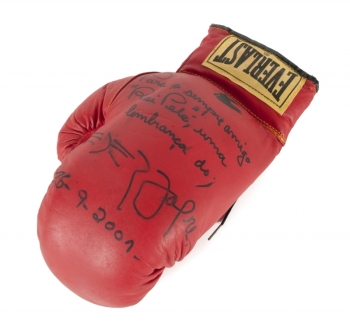 PELÉ SEPTEMBER 26, 2001, ÉDER JOFRE BOXING GLOVE