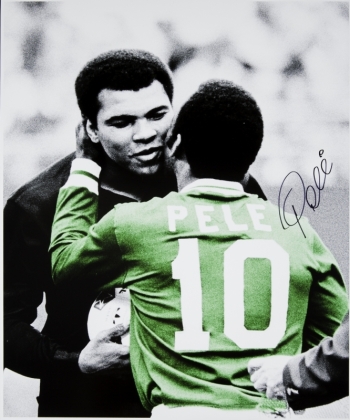 PELÉ SIGNED NEW YORK COSMOS FINAL GAME COLORIZED IMAGE WITH MUHAMMAD ALI