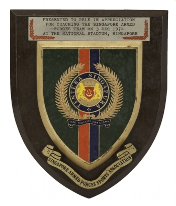 PELÉ DECEMBER 3, 1974, SINGAPORE ARMED FORCES TEAM PLAQUE