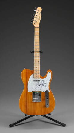 BRUCE SPRINGSTEEN SIGNED GUITAR