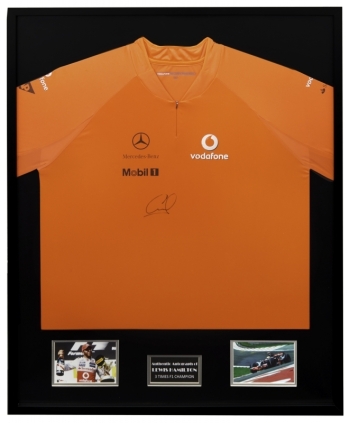 LEWIS HAMILTON SIGNED VODAFONE McLAREN MERCEDES F1 SHIRT DISPLAY