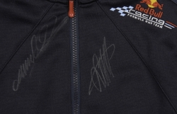 VETTEL AND WEBBER SIGNED 2009 F1 RED BULL RACING TEAM JACKET - 3