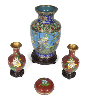 FOUR CHINESE CLOISONNÉ ITEMS