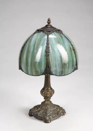 SIX PANEL GREEN SLAG GLASS TABLE LAMP