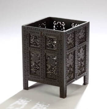 CARVED AND RETICULATED WOODEN UMBRELLA STAND