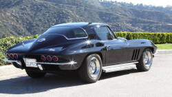 SLASH 1966 BLACK CORVETTE STINGRAY SPORTS COUPE - 3