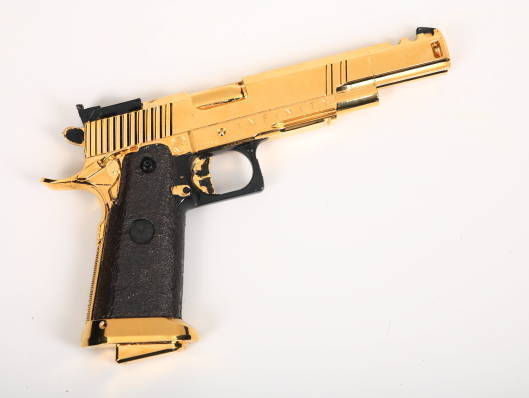 HEROES NOAH BENNET GOLD GUN