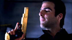 HEROES NOAH BENNET GOLD GUN - 2