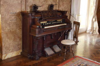 MASON AND HAMLIN LISZT ORGAN