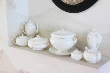 WEDGWOOD CHINA SERVICE FOR FIFTEEN