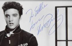 ELVIS PRESLEY SIGNED PHOTOGRAPH - 2